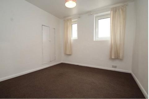 1 bedroom property to rent, High Street, Swanscombe DA10