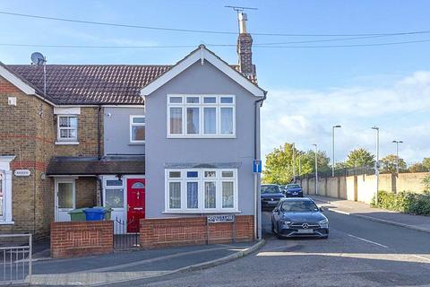 3 bedroom end of terrace house for sale, London Road, Sittingbourne, ME10