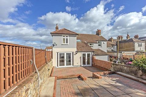 3 bedroom end of terrace house for sale, London Road, Sittingbourne, ME10