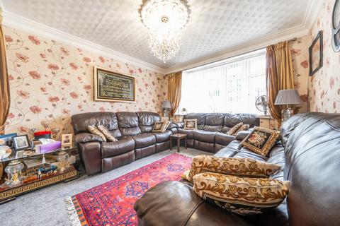 4 bedroom semi-detached house for sale, Stirling Road, Hayes, Middlesex