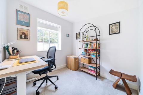 105 Ealing Village, London, W5 2EB