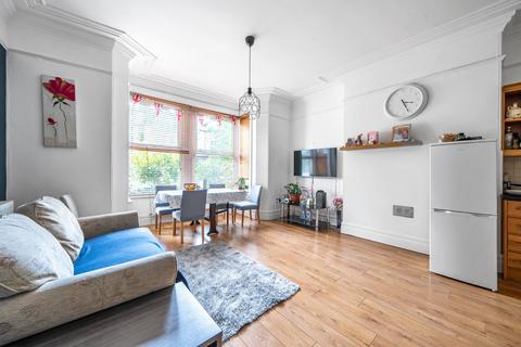 2 bedroom flat for sale, Valley Drive, Harrogate, North Yorkshire, HG2