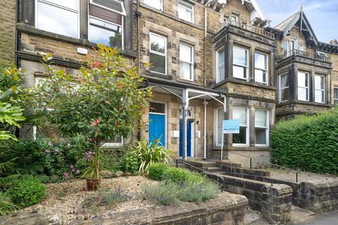 2 bedroom flat for sale, Valley Drive, Harrogate, North Yorkshire, HG2