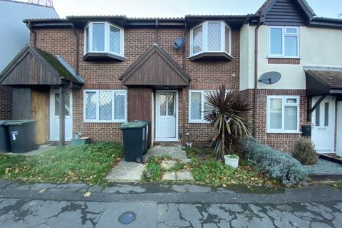 2 bedroom terraced house to rent, Betjeman Close Larkfield ME20