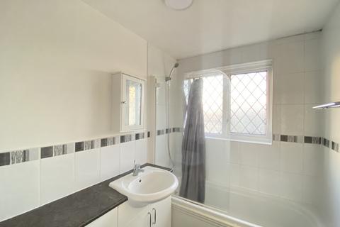 2 bedroom terraced house to rent, Betjeman Close Larkfield ME20