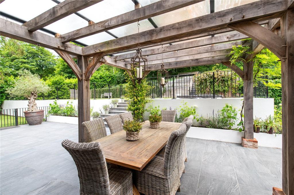 Pergola Dining Area