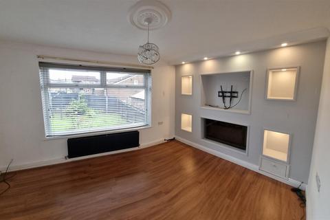 2 bedroom end of terrace house to rent, Thirlmere Way, Rossendale BB4