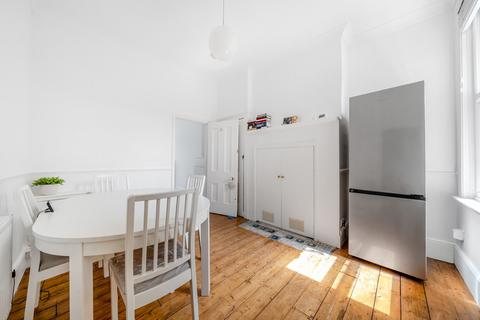 27a Egerton Gardens, London, W13 8HG