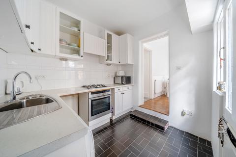 27a Egerton Gardens, London, W13 8HG