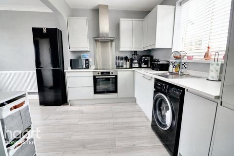 28 Fourth Avenue, Woodlands, Doncaster, DN6 7QA