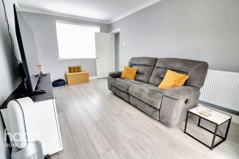 28 Fourth Avenue, Woodlands, Doncaster, DN6 7QA