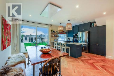 13 Stoneleigh Crescent, Stoneleigh, Epsom, KT19 0RT