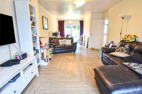 4 bedroom detached house to rent, Colne Way, Ash GU12