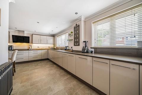 38 Coates Close, Basingstoke, RG22 4EF