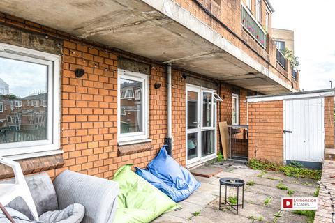 4 Selsea Place, London, N16 8HY