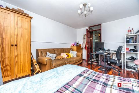 4 Selsea Place, London, N16 8HY