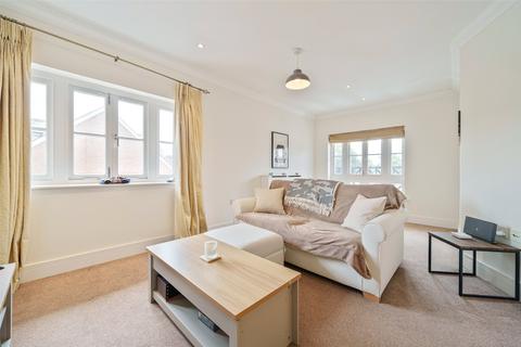 2 bedroom apartment to rent, Cambridge Road, Berkshire RG45