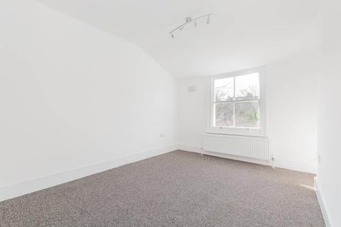 2 bedroom flat to rent, Muswell Avenue, Muswell Hill, London, N10