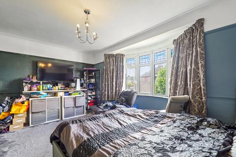12 Veronique Gardens, Ilford, IG6 1AR
