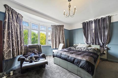 12 Veronique Gardens, Ilford, IG6 1AR