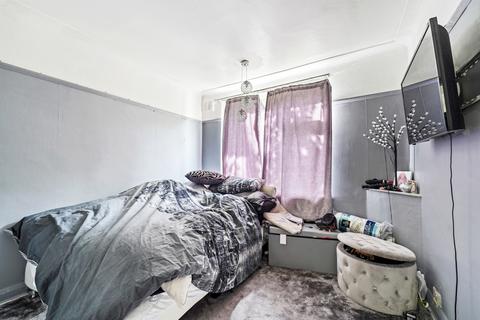 12 Veronique Gardens, Ilford, IG6 1AR