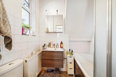 12 Veronique Gardens, Ilford, IG6 1AR