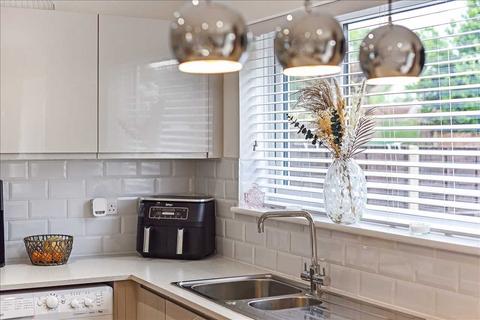 73 Fleet End Road, Warsash, Southampton, SO31 9JH