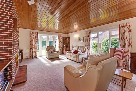 4 bedroom bungalow for sale, Crescent Road, Locks Heath