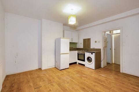 1 bedroom flat for sale, 16 Chiswell Square, Blackheath, London, SE3 0JF