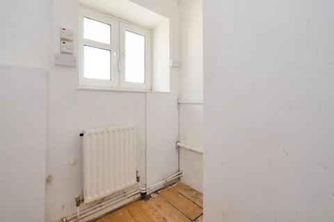 1 bedroom flat for sale, 16 Chiswell Square, Blackheath, London, SE3 0JF