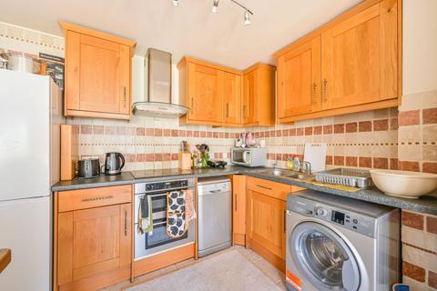 2 bedroom flat to rent, Kempton Court, Whitechapel, London, E1