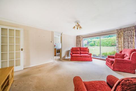 2 bedroom semi-detached bungalow for sale, Woodgates Close, Horsham, RH13