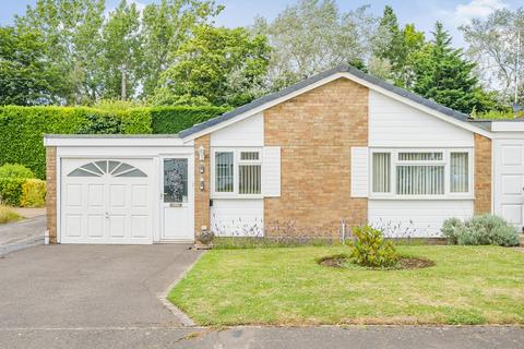 2 bedroom semi-detached bungalow for sale, Woodgates Close, Horsham, RH13