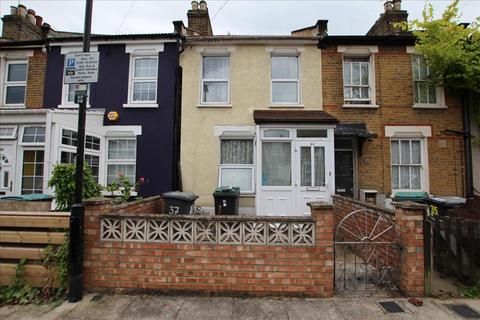 2 bedroom house to rent, Halefield Road, Tottenham, London, N17