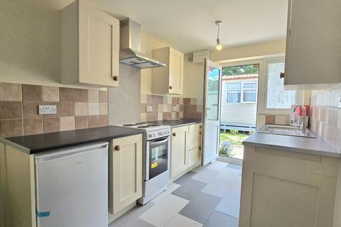 1 bedroom bungalow to rent, Farnham Road, Liss