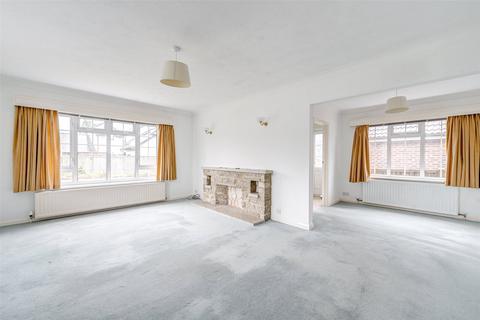 2 Cedar Close, Ferring, Worthing, BN12 5LH