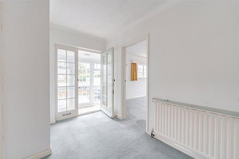 2 Cedar Close, Ferring, Worthing, BN12 5LH