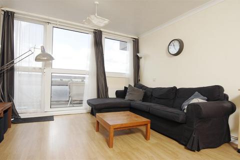 2 bedroom flat to rent, King Street, London W6