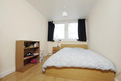 2 bedroom flat to rent, King Street, London W6