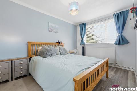2 bedroom flat for sale, Haig Court, Chelmsford, CM2