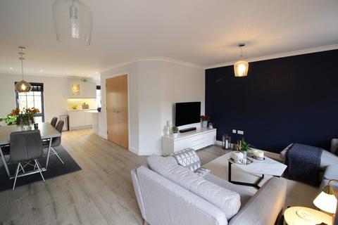 3 bedroom end of terrace house for sale, Glossop Brook View, Glossop SK13