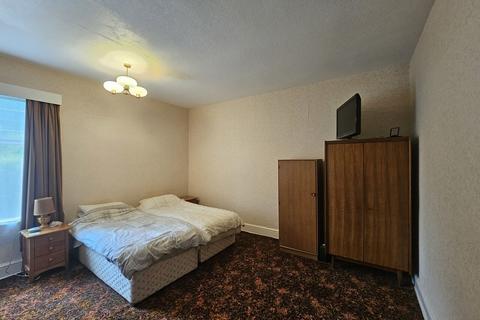 47 Clifton Road, Sutton Coldfield, B73 6EN