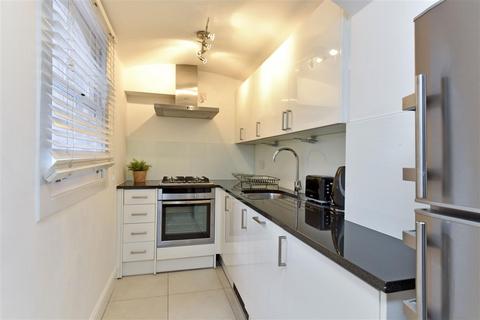 2 bedroom flat to rent, 12-13 Kensington Court, London W8