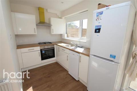 3 bedroom terraced house to rent, St Georges Road Dagenham Essex