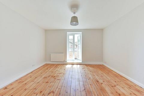 1 bedroom flat to rent, Millbrooke Court, East Putney, London, SW15