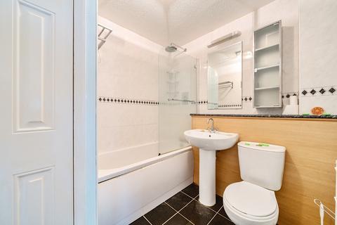 25 Vellum Drive, Carshalton, SM5 2TL