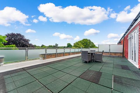 3 bedroom penthouse for sale, Beddington Gardens, Wallington