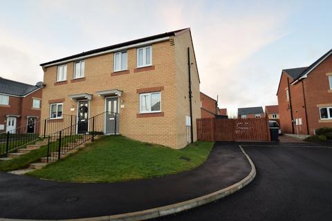 3 bedroom semi-detached house to rent, Viscount Close, Catchgate, Stanley