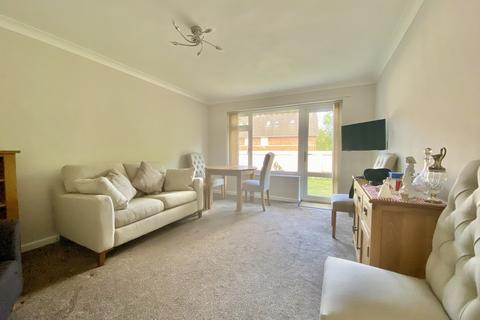 2 bedroom ground floor flat for sale, Ashley Cross