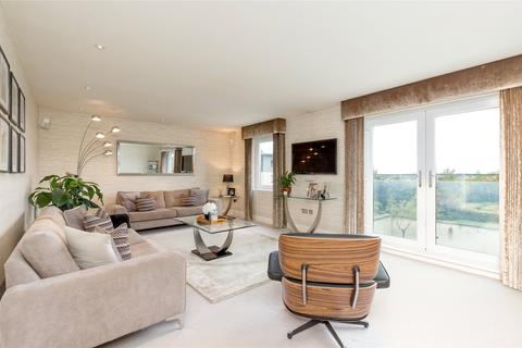 30 Burnbrae Grove, Edinburgh, EH12 8BF